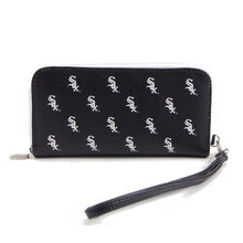 Load image into Gallery viewer, Chicago White Sox Wristlet Wallet